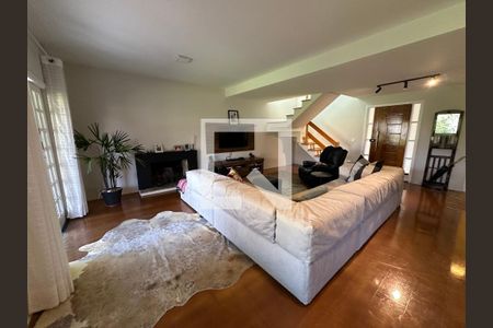 Sala de casa de condomínio para alugar com 3 quartos, 250m² em Morada das Flores (aldeia da Serra), Barueri