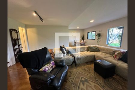 Sala de casa de condomínio para alugar com 3 quartos, 250m² em Morada das Flores (aldeia da Serra), Barueri