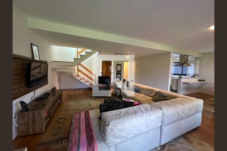 Sala de casa de condomínio para alugar com 3 quartos, 250m² em Morada das Flores (aldeia da Serra), Barueri