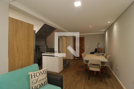 Sala de casa de condomínio à venda com 2 quartos, 97m² em Vila Eldizia, Santo André