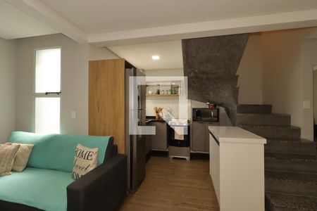 Sala de casa de condomínio à venda com 2 quartos, 97m² em Vila Eldizia, Santo André
