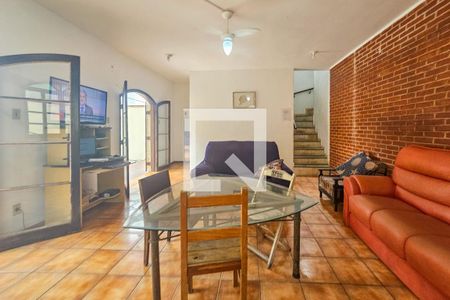 Casa para alugar com 4 quartos, 217m² em Vila Júlia, Guarujá