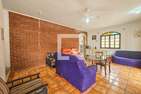 Casa para alugar com 4 quartos, 217m² em Vila Júlia, Guarujá