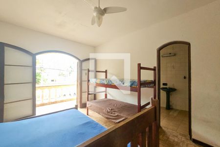Casa para alugar com 4 quartos, 217m² em Vila Júlia, Guarujá