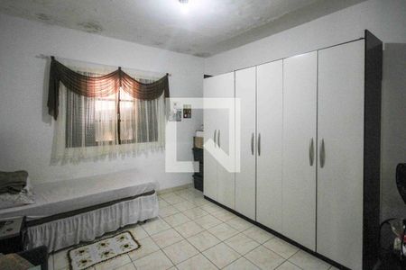 Quarto 02 de casa à venda com 4 quartos, 250m² em Vila California, São Paulo