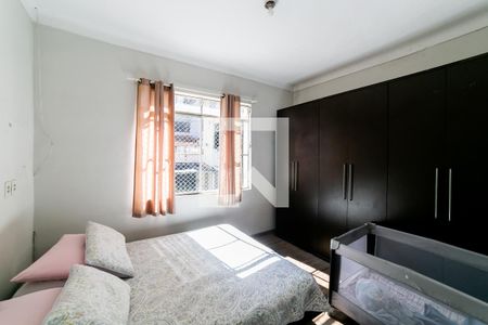 Quarto 2 de casa para alugar com 4 quartos, 200m² em Santa Efigênia, Belo Horizonte