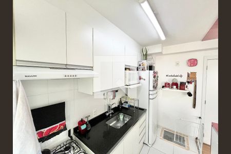 Cozinha de apartamento para alugar com 2 quartos, 43m² em Santa Teresinha, São Paulo