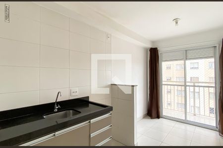 Sala / cozinha / área de serviço de apartamento para alugar com 1 quarto, 31m² em Vila Penteado, São Paulo