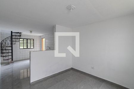 Sala e Cozinha  de casa para alugar com 1 quarto, 50m² em Guaianases, São Paulo
