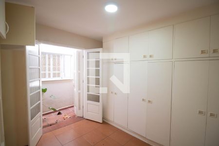 QUARTO 2 de casa à venda com 3 quartos, 180m² em Conjunto Residencial Santa Terezinha, São Paulo