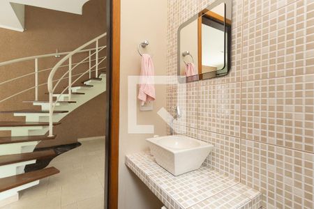 Lavabo de casa para alugar com 3 quartos, 141m² em Vila Amélia, São Paulo