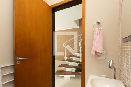 Lavabo de casa para alugar com 3 quartos, 141m² em Vila Amélia, São Paulo