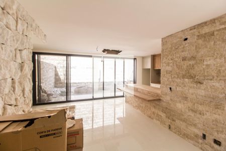 Sala  de casa de condomínio à venda com 3 quartos, 157m² em Alphaville, Santana de Parnaíba