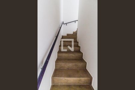 Escada de casa de condomínio à venda com 3 quartos, 157m² em Alphaville, Santana de Parnaíba