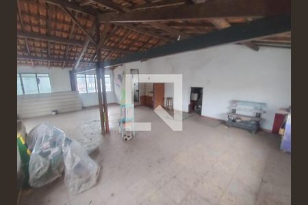 Foto 16 de casa à venda com 4 quartos, 220m² em Bairro da Glória, Contagem