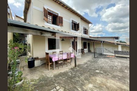 Casa para alugar com 6 quartos, 201m² em Colégio Batista, Belo Horizonte