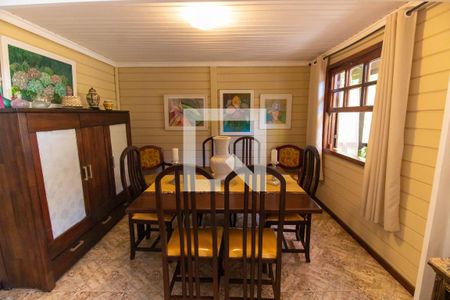 Sala  de casa à venda com 5 quartos, 300m² em Vila Progresso, Niterói