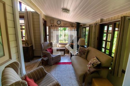 Sala de casa à venda com 5 quartos, 300m² em Vila Progresso, Niterói