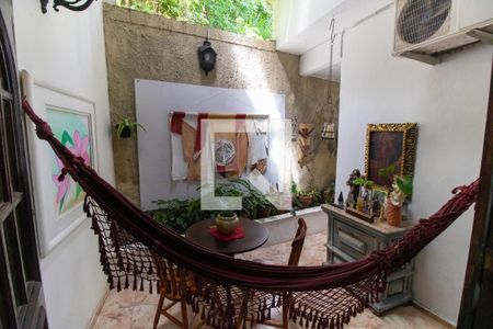 Sala de casa à venda com 5 quartos, 300m² em Vila Progresso, Niterói