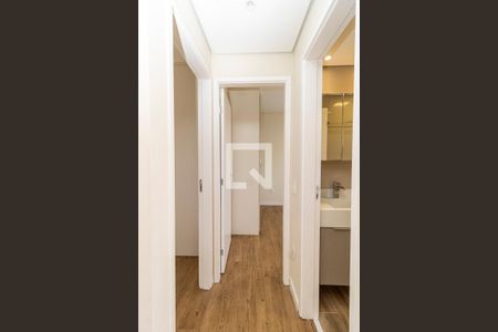 Corredor - Quartos de apartamento para alugar com 2 quartos, 44m² em Vila Gustavo, São Paulo