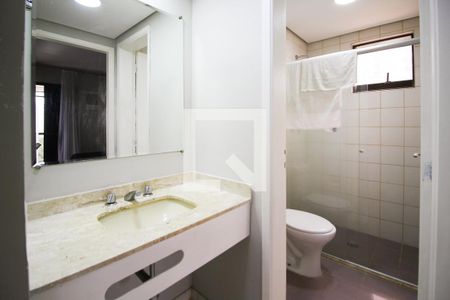 Banheiro de apartamento à venda com 1 quarto, 40m² em Indianópolis, São Paulo