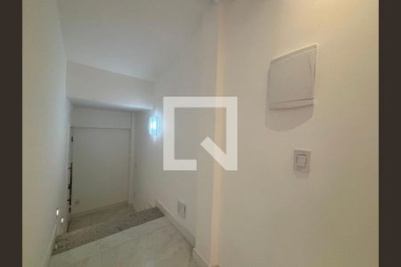 Hall de entrada de apartamento à venda com 4 quartos, 135m² em Copacabana, Rio de Janeiro