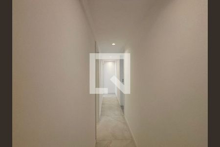 Sala - corredor de acesso aos cômodos de apartamento à venda com 4 quartos, 135m² em Copacabana, Rio de Janeiro