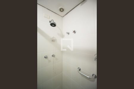 Banheiro de apartamento para alugar com 1 quarto, 45m² em Itaim Bibi, São Paulo