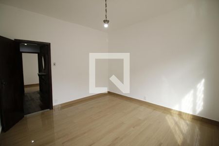 Quarto 1 de casa para alugar com 3 quartos, 180m² em Tanque, Rio de Janeiro