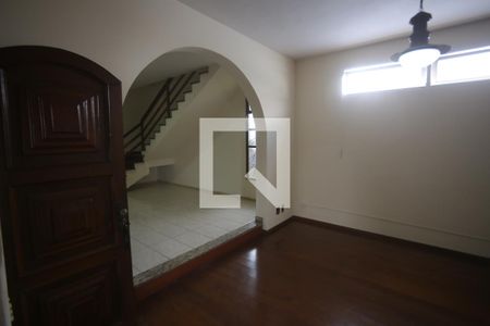 Sala de casa para alugar com 5 quartos, 328m² em Jardim Montanhês, Belo Horizonte