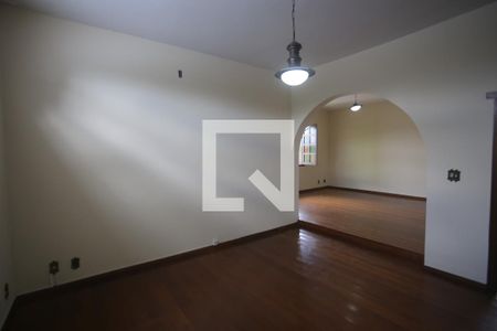 Sala de casa para alugar com 5 quartos, 328m² em Jardim Montanhês, Belo Horizonte