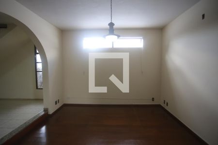 Sala de casa para alugar com 5 quartos, 328m² em Jardim Montanhês, Belo Horizonte