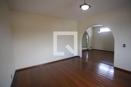 Sala de casa para alugar com 5 quartos, 328m² em Jardim Montanhês, Belo Horizonte