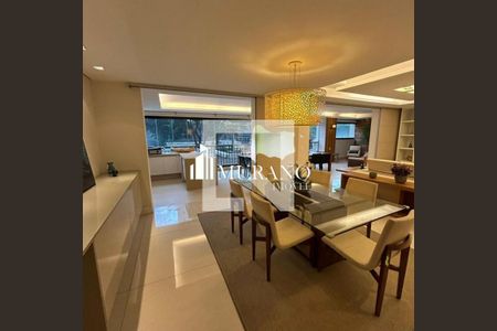 Apartamento à venda com 3 quartos, 246m² em Vila Mariana, São Paulo