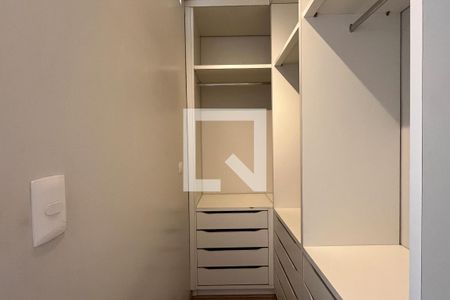 Closet do Quarto 1 de apartamento para alugar com 2 quartos, 84m² em Vila Matias, Santos