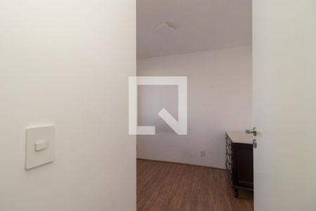 Quarto 1 de apartamento para alugar com 2 quartos, 43m² em Parque Sao Rafael, São Paulo