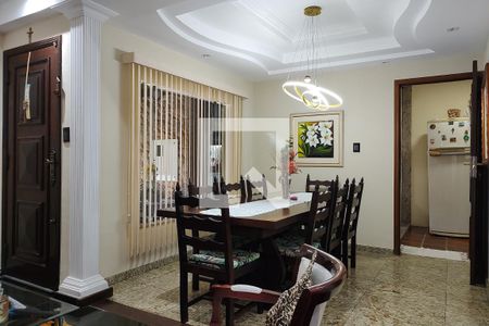 Sala de casa de condomínio à venda com 5 quartos, 323m² em Taquara, Rio de Janeiro