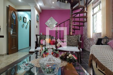 Sala de casa de condomínio à venda com 5 quartos, 323m² em Taquara, Rio de Janeiro