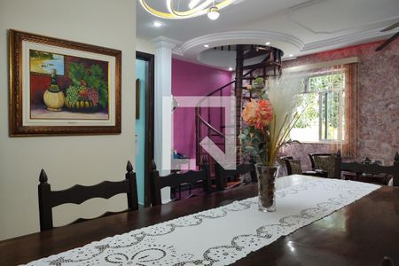 Sala de casa de condomínio à venda com 5 quartos, 323m² em Taquara, Rio de Janeiro