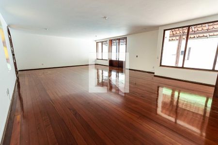 Sala de casa à venda com 5 quartos, 720m² em Santa Lúcia, Belo Horizonte