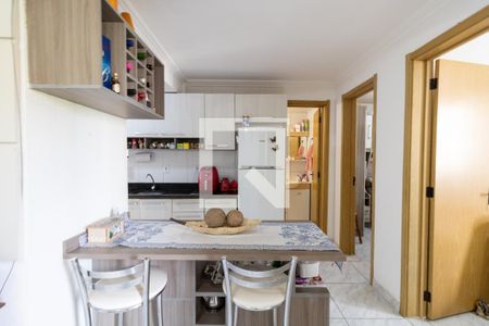Cozinha e Área de Serviço de apartamento à venda com 2 quartos, 47m² em São José, Porto Alegre
