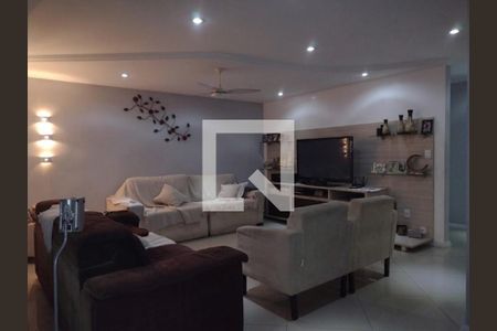 Sala de casa de condomínio para alugar com 4 quartos, 240m² em Maria Paula, São Gonçalo