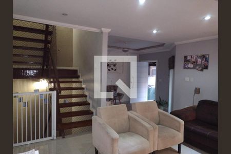 Sala de casa de condomínio para alugar com 4 quartos, 240m² em Maria Paula, São Gonçalo