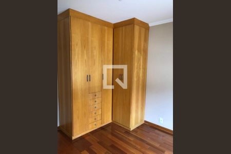 Quarto de casa de condomínio para alugar com 3 quartos, 170m² em Jardim Leonor Mendes de Barros, São Paulo