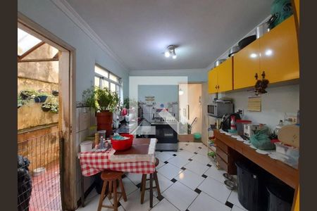 Casa à venda com 3 quartos, 130m² em Vila Indiana, São Paulo