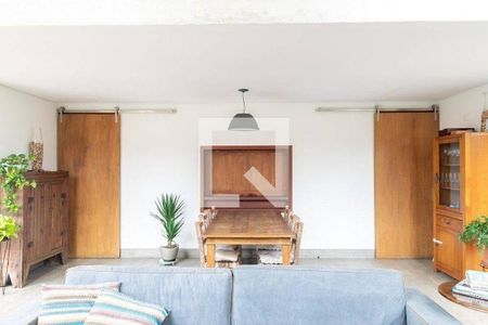 Casa à venda com 4 quartos, 225m² em Butantã, São Paulo