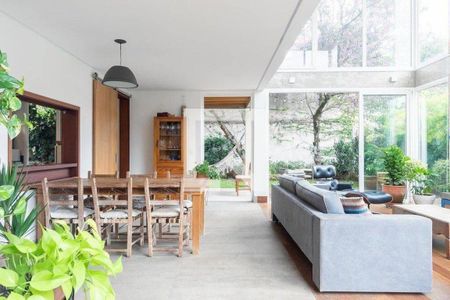 Casa à venda com 4 quartos, 225m² em Butantã, São Paulo