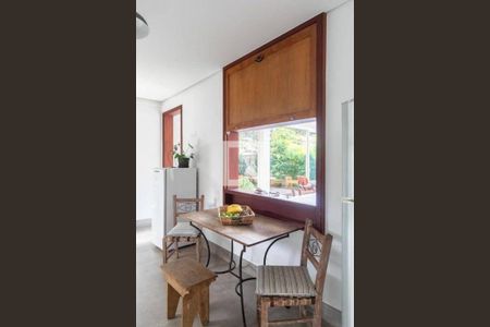 Casa à venda com 4 quartos, 225m² em Butantã, São Paulo