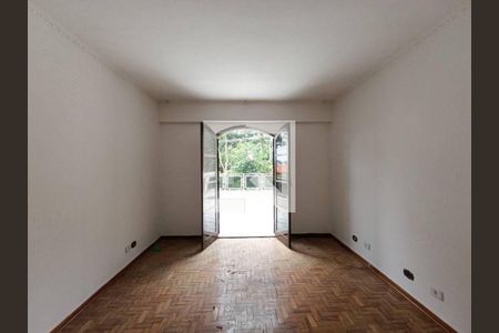 Casa à venda com 3 quartos, 1500m² em Jardim Rizzo, São Paulo