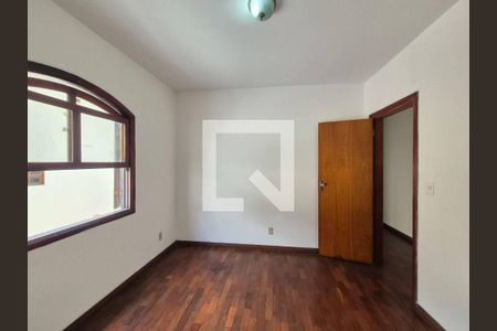 Casa à venda com 3 quartos, 204m² em Jardim Esmeralda, São Paulo